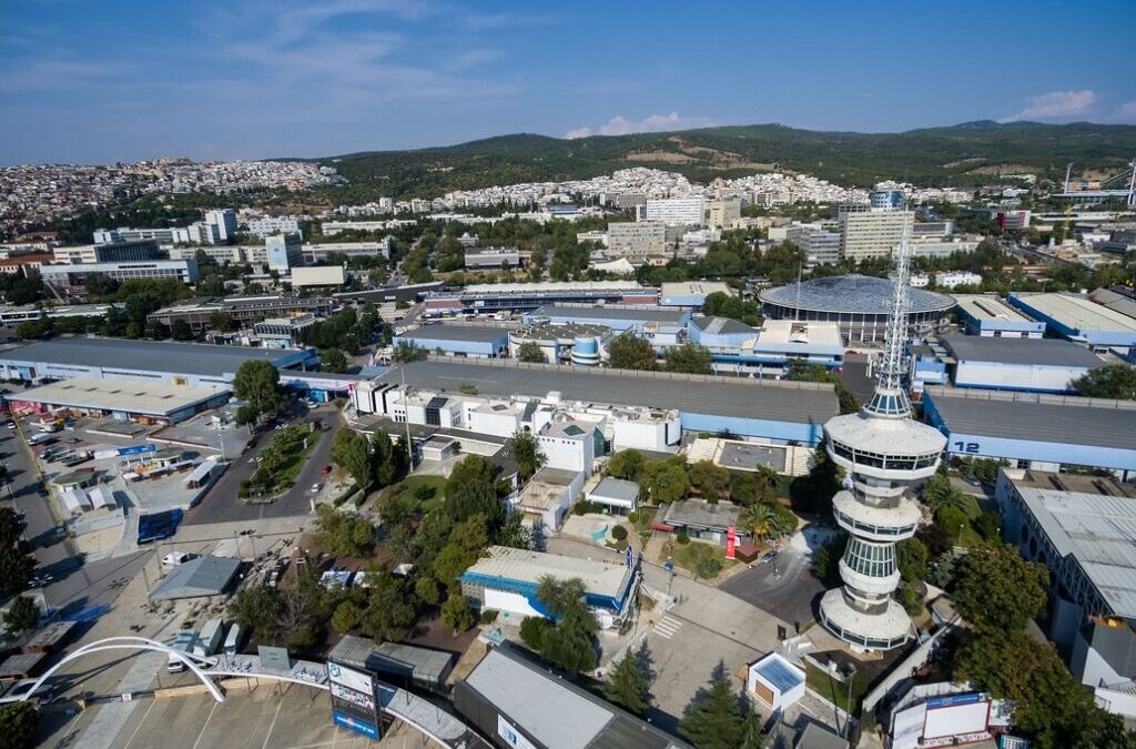 Συγκέντρωση υπογραφών για δημοψήφισμα για τη ΔΕΘ: Έφτασε ήδη στα μισά του στόχου